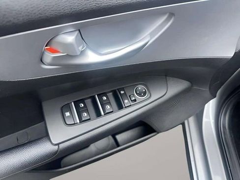 Used 2023 Kia Forte LXS FWD image 6