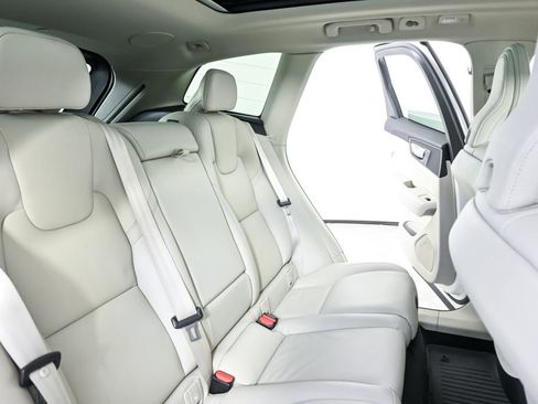 Certified 2023 Volvo XC60 B5 Plus w/ Protection Package Premier FWD image 24