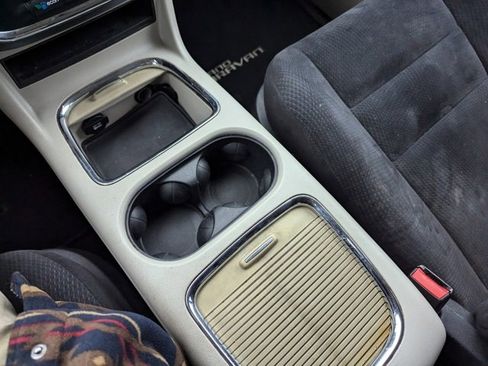 Used 2014 Dodge Grand Caravan SXT image 15