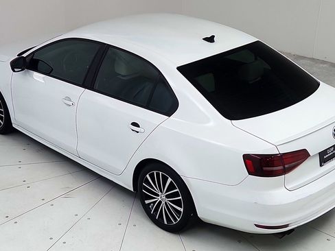 Used 2016 Volkswagen Jetta Sport FWD image 15