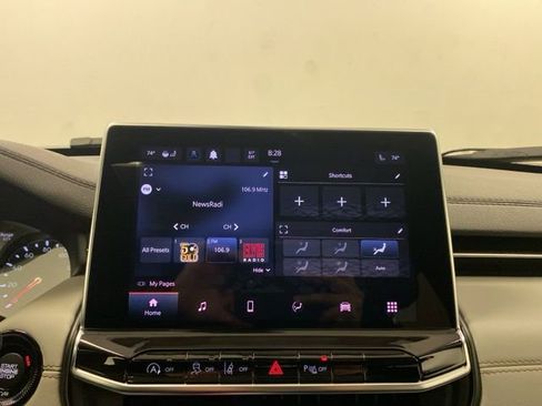 Used 2023 Jeep Compass Limited w/ Sun and Sound Group AWD/4WD image 10