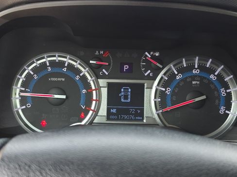 Used 2016 Toyota 4Runner SR5 AWD/4WD image 29