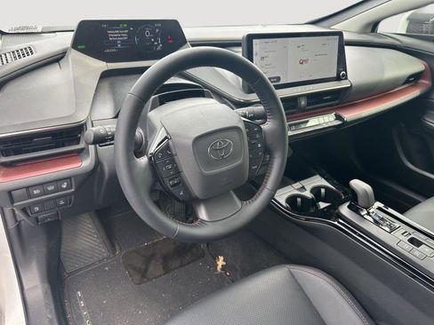 Used 2023 Toyota Prius Prime FWD image 11