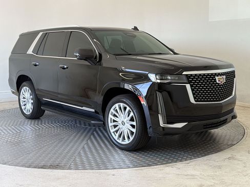 Used 2022 Cadillac Escalade Luxury AWD/4WD image 7