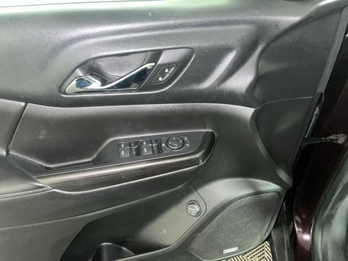 Used 2017 GMC Acadia SLT image 13