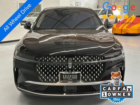 Used 2025 Lincoln Nautilus Premier AWD/4WD image 2