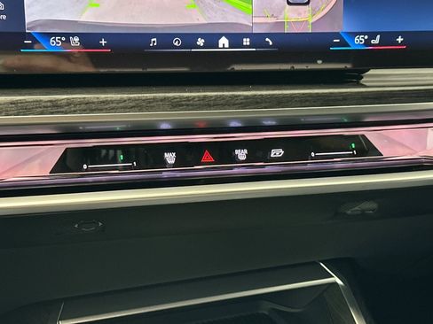 New 2026 BMW 740i w/ Premium Package image 2