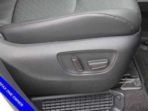 Used 2025 Toyota Sienna Platinum image 22