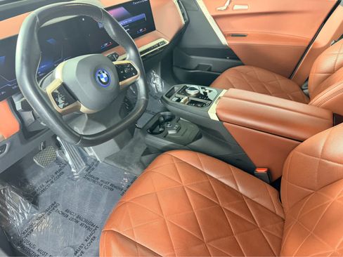 Used 2023 BMW iX xDrive50 w/ Sport Package AWD/4WD image 12
