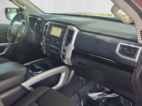 Used 2017 Nissan Titan SV AWD/4WD image 22