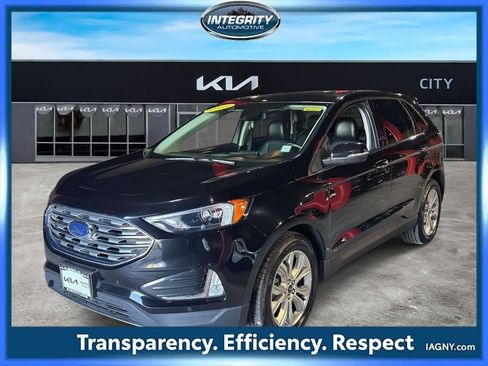 Used 2023 Ford Edge Titanium image 4