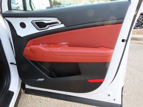 New 2026 Kia Sportage SX image 9