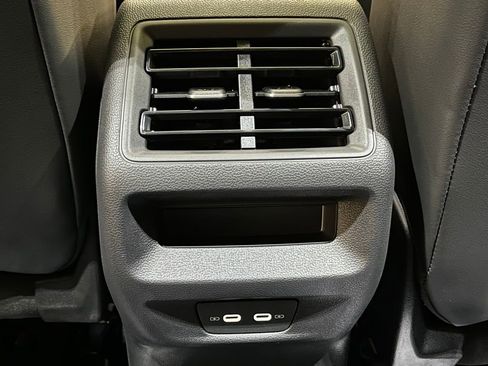 New 2026 Volkswagen Tiguan SE R-Line AWD/4WD image 25