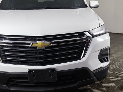 Used 2023 Chevrolet Traverse LT image 14