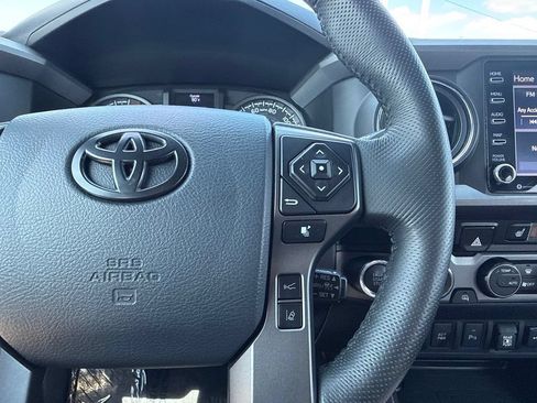 Used 2020 Toyota Tacoma TRD Off-Road w/ TRD Premium Off Road Package AWD/4WD image 21