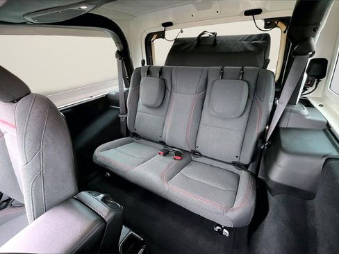 Used 2024 Jeep Wrangler Rubicon w/ Safety Group image 20