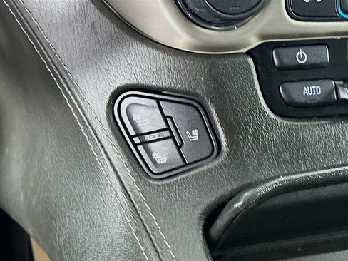 Used 2020 GMC Yukon Denali w/ Denali Premium Package image 21