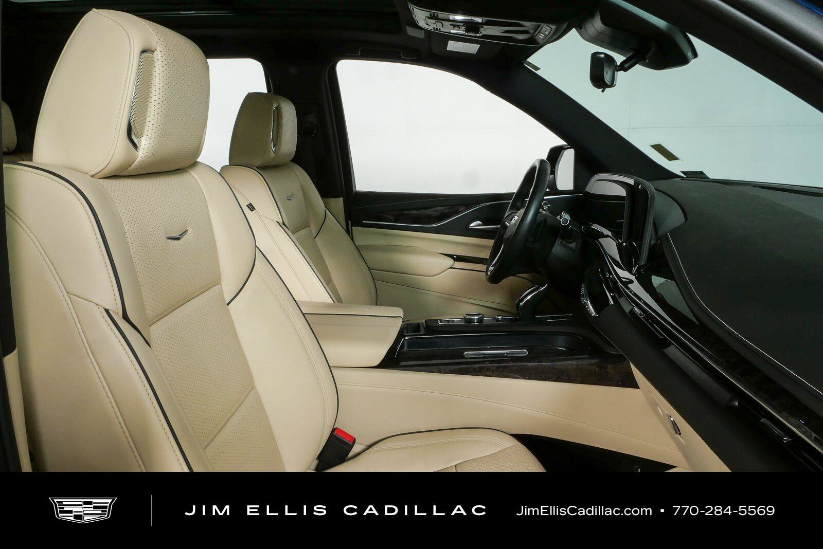 Used 2023 Cadillac Escalade Premium Luxury w/ Performance Package RWD image 24