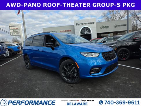 New 2026 Chrysler Pacifica Select image 1