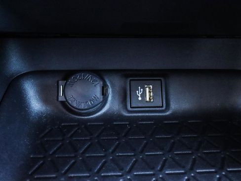 Used 2024 Toyota RAV4 XLE w/ Convenience Package image 10