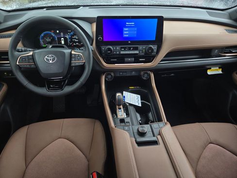 Certified 2026 Toyota Grand Highlander AWD Hybrid image 14