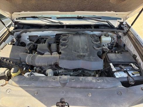 Used 2019 Toyota 4Runner SR5 Premium AWD/4WD image 24