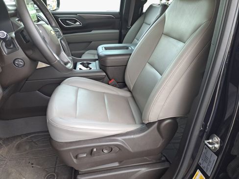Certified 2023 Chevrolet Suburban LT w/ LT Signature Plus Package image 8
