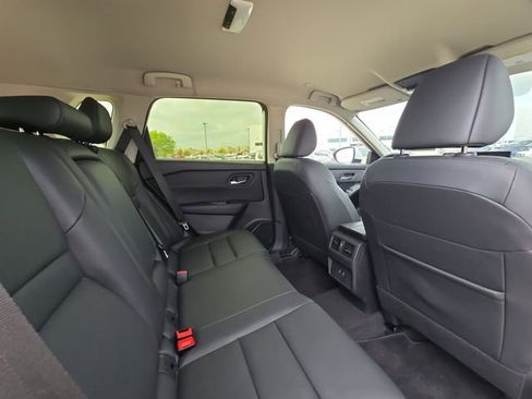 Used 2025 Nissan Rogue SL FWD image 28
