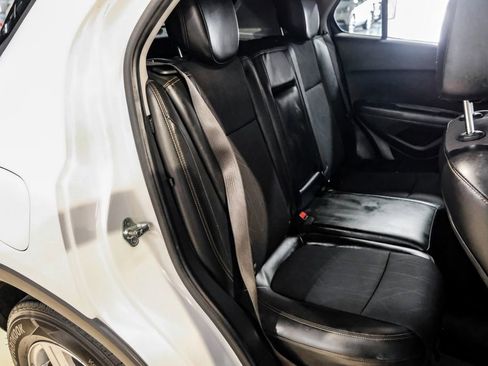 Used 2020 Chevrolet Trax LT w/ LT Convenience Package image 34