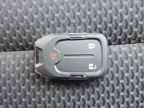 Used 2024 GMC Terrain SLE w/ LPO, Floor Liner Package FWD image 24