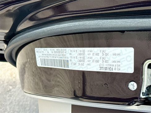 Used 2018 Chrysler Pacifica Touring-L image 37