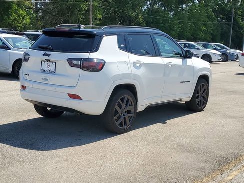 Used 2025 Jeep Compass Limited w/ High Altitude Package AWD/4WD image 4