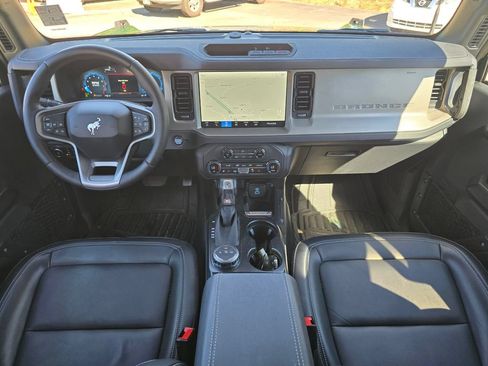 Used 2025 Ford Bronco Outer Banks AWD/4WD image 5