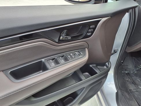 Used 2023 Honda Odyssey Touring image 12