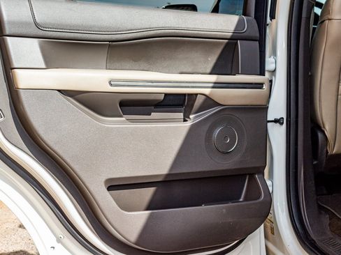 Used 2021 Ford Expedition XLT image 26