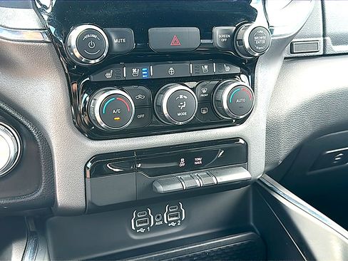 Used 2024 RAM 1500 Laramie image 34