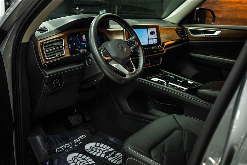 Used 2025 Volkswagen Atlas SE FWD image 9