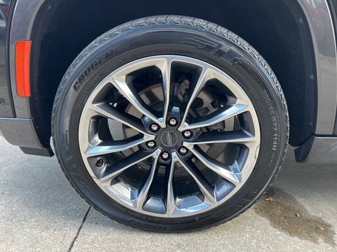 Used 2022 Jeep Wagoneer Series III w/ Premium Group I image 6