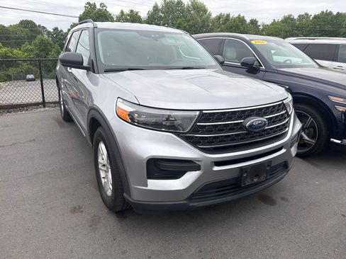 Used 2020 Ford Explorer XLT RWD image 4
