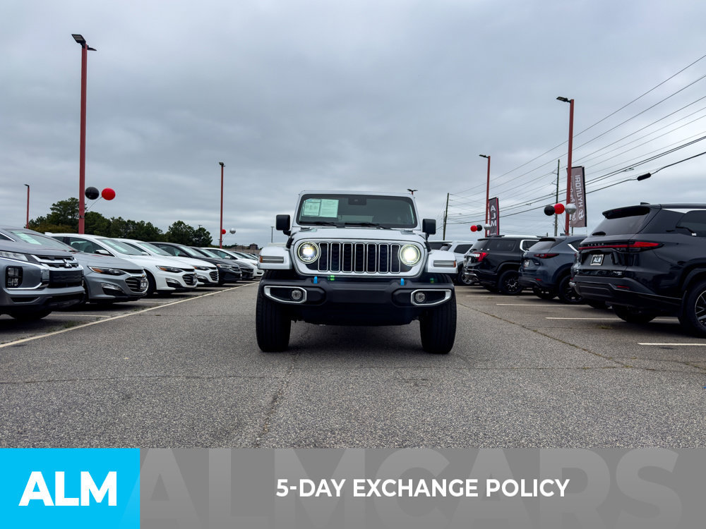 Used 2024 Jeep Wrangler Unlimited Sahara AWD/4WD image 3