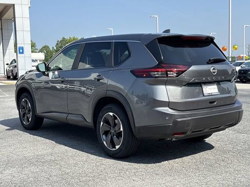 Used 2024 Nissan Rogue SV FWD image 23