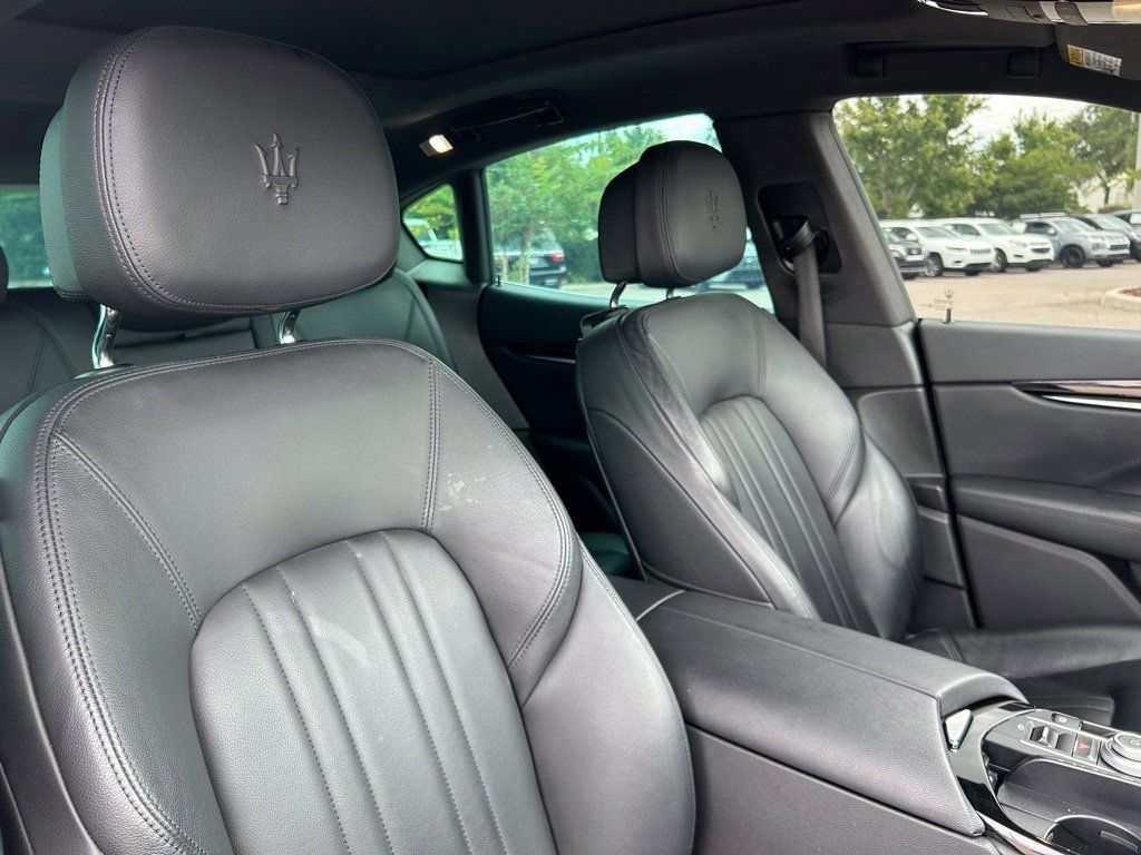 Used 2023 Maserati Levante GT AWD/4WD image 43
