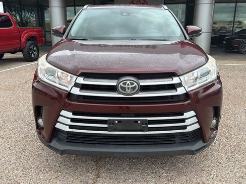 Used 2017 Toyota Highlander XLE FWD image 7