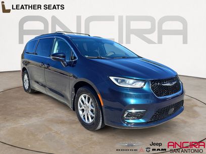 Used 2022 Chrysler Pacifica Touring-L