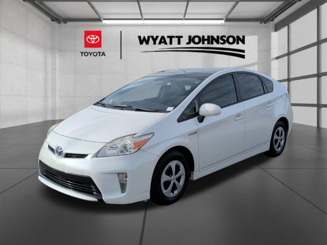 Used 2014 Toyota Prius Three w/ Solar Roof Package FWD image 3