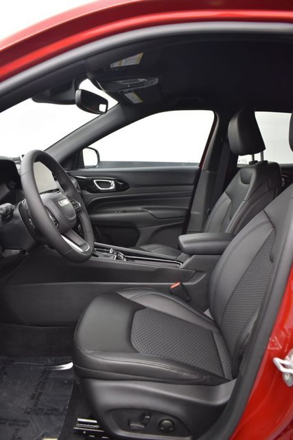 New 2026 Jeep Compass Latitude AWD/4WD image 7