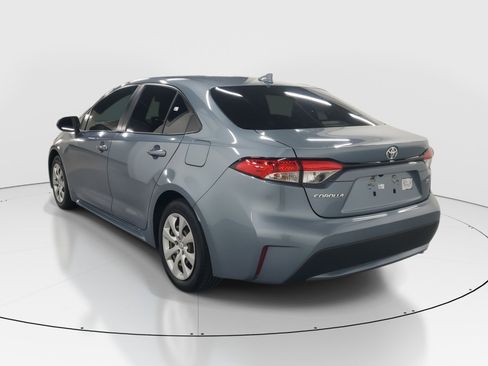 Used 2021 Toyota Corolla LE image 6