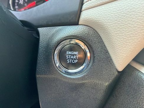 Certified 2022 Toyota RAV4 XLE AWD/4WD image 35