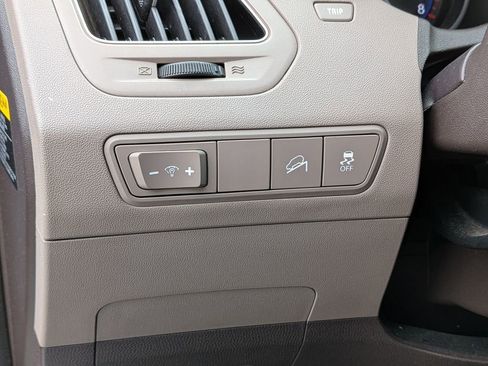 Used 2012 Hyundai Tucson GLS image 16