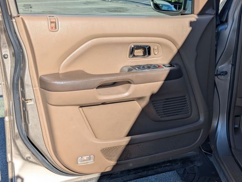 Used 2005 Honda Pilot EX-L image 14